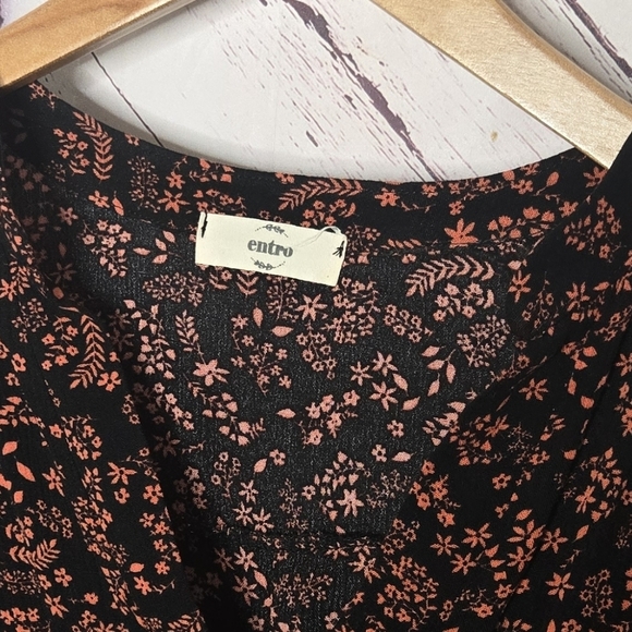 Entro Floral Top - Picture 2 of 5